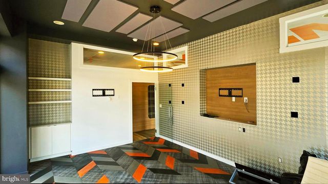 4590 MAIN ST, Philadelphia, PA 19127