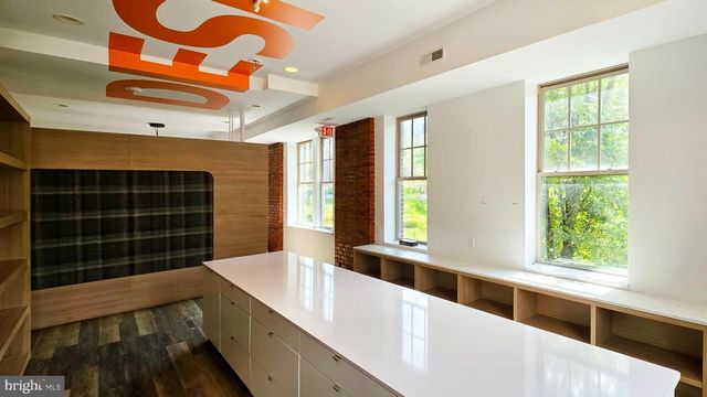 4590 MAIN ST, Philadelphia, PA 19127