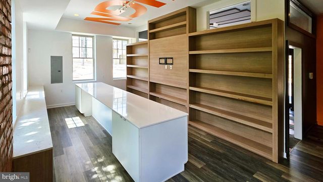 4590 MAIN ST, Philadelphia, PA 19127
