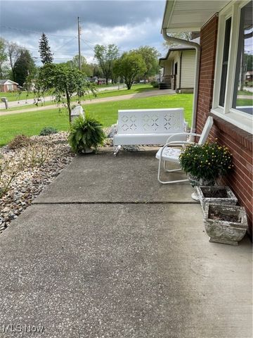 681 Grandview Avenue, East Palestine, OH 44413