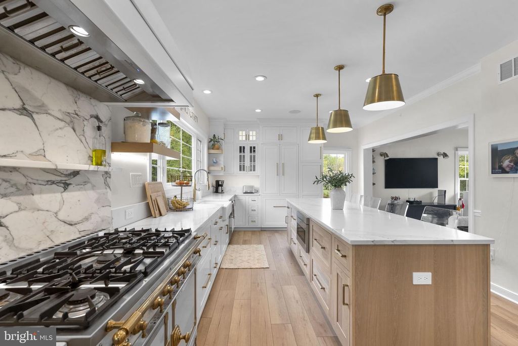 Image 11 of property listing at 2730 HOWARD GROVE RD, Davidsonville, MD 21035