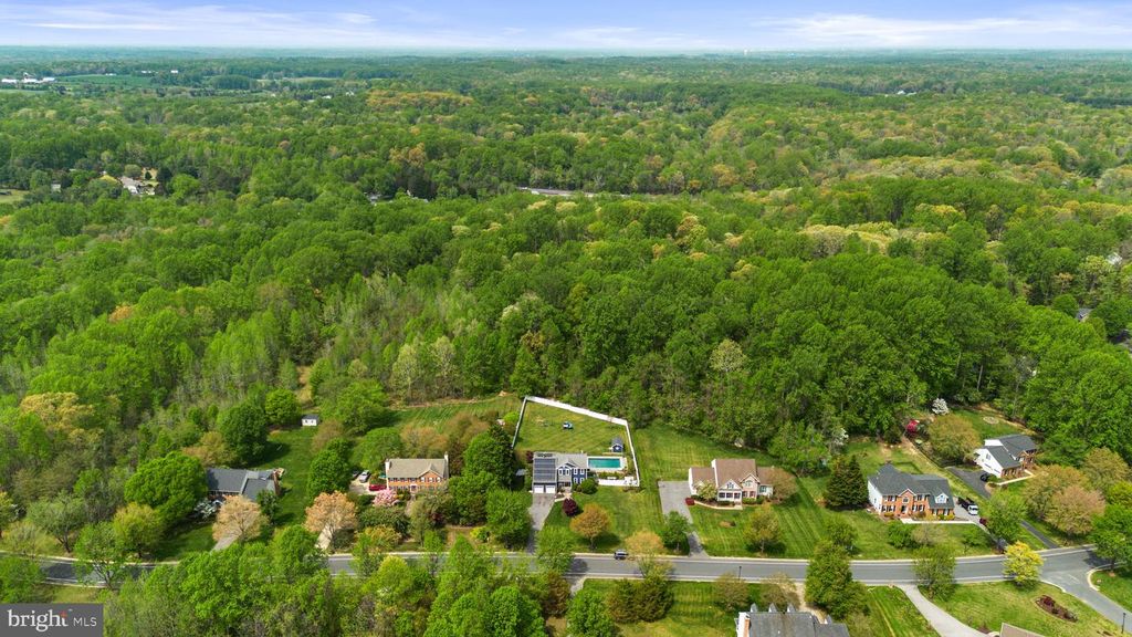 Image 64 of property listing at 2730 HOWARD GROVE RD, Davidsonville, MD 21035