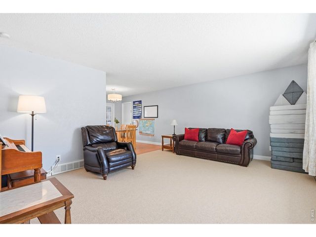 14 Princeton Cir, Longmont, CO 80503