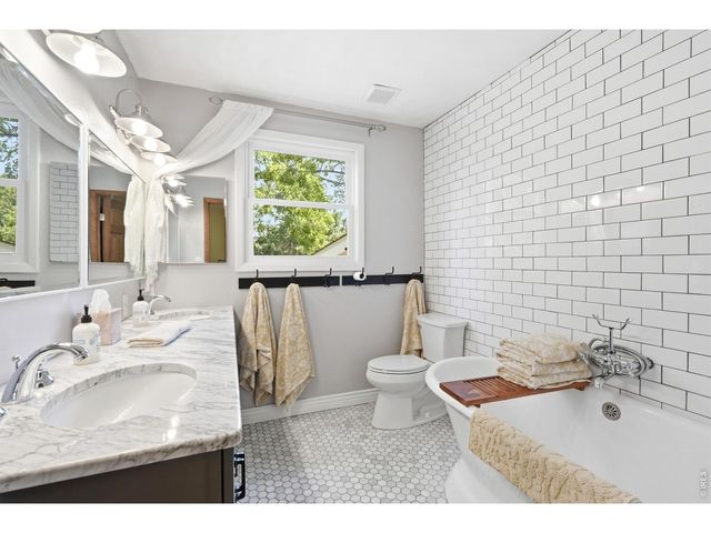 14 Princeton Cir, Longmont, CO 80503
