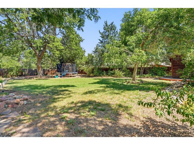 14 Princeton Cir, Longmont, CO 80503