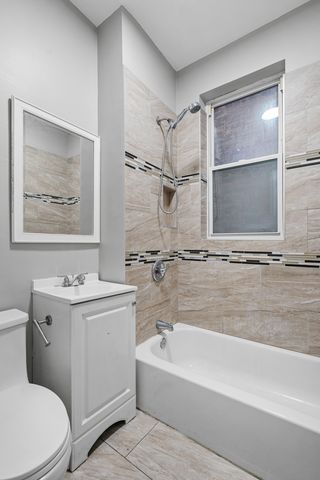 4319 W Jackson Boulevard, Chicago, IL 60624