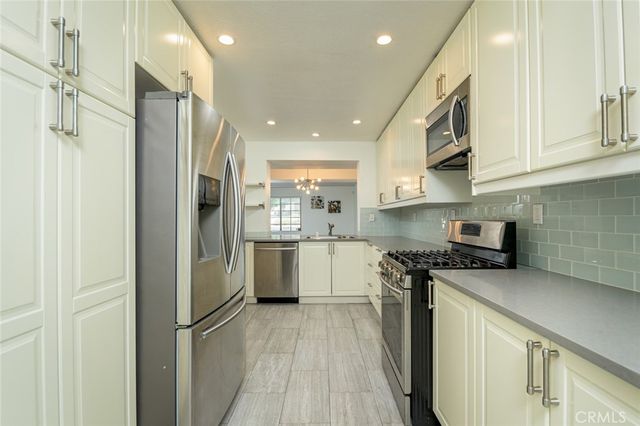 231 Bethany Road 104, Burbank, CA 91504