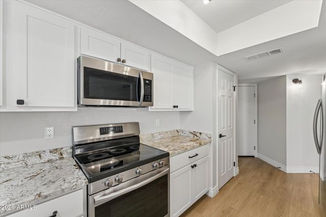 13820 N 42ND Avenue, Phoenix, AZ 85053