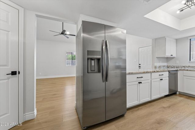 13820 N 42ND Avenue, Phoenix, AZ 85053