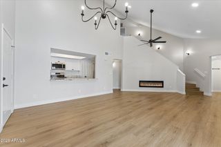 13820 N 42ND Avenue, Phoenix, AZ 85053