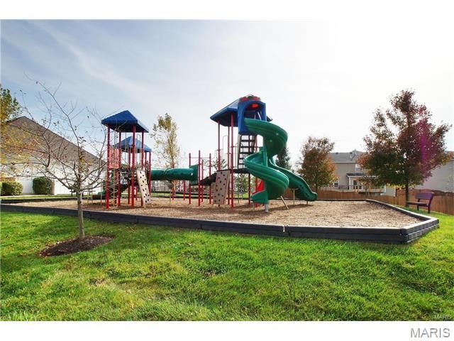 3009 Preston Woods Trail, Lake St Louis, MO 63367