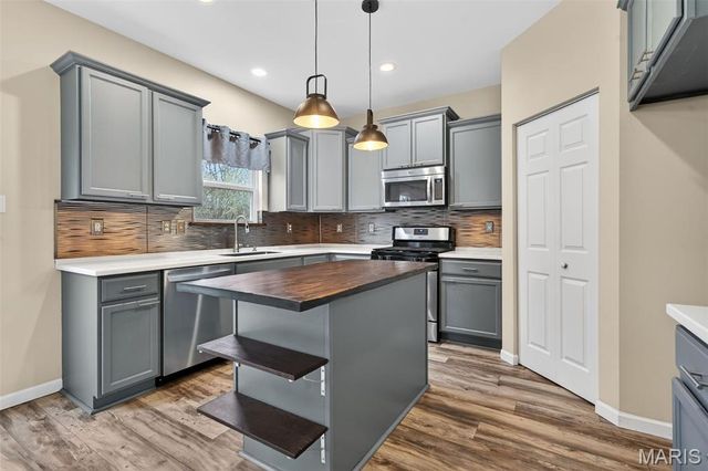 3009 Preston Woods Trail, Lake St Louis, MO 63367