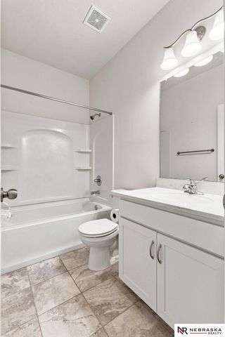 17089 Christensen Road, Gretna, NE 68028