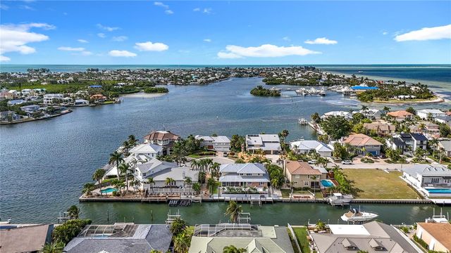620 NORTH POINT DRIVE, Holmes Beach, FL 34217