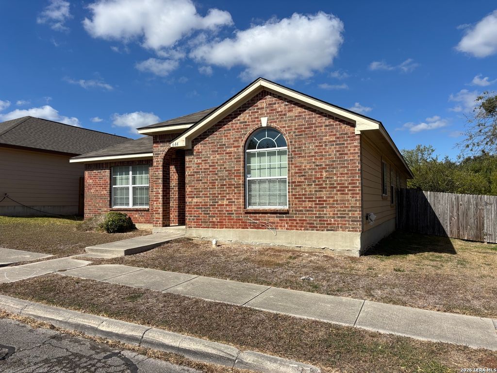644 MEADOW ARBOR LN, Universal City, TX 78148