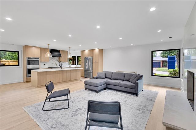 2740 Orchard Lane, Wilmette, IL 60091