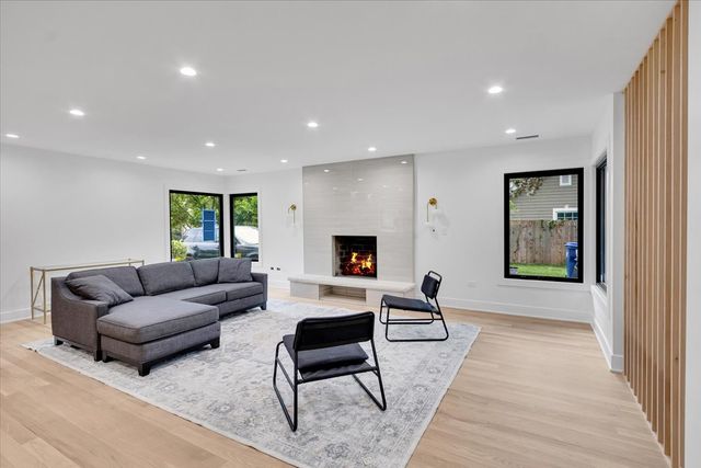 2740 Orchard Lane, Wilmette, IL 60091