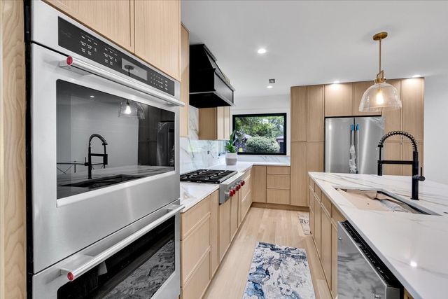 2740 Orchard Lane, Wilmette, IL 60091