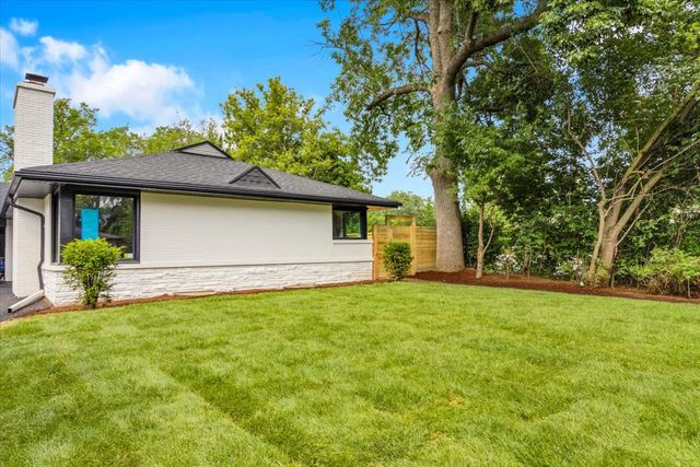 2740 Orchard Lane, Wilmette, IL 60091