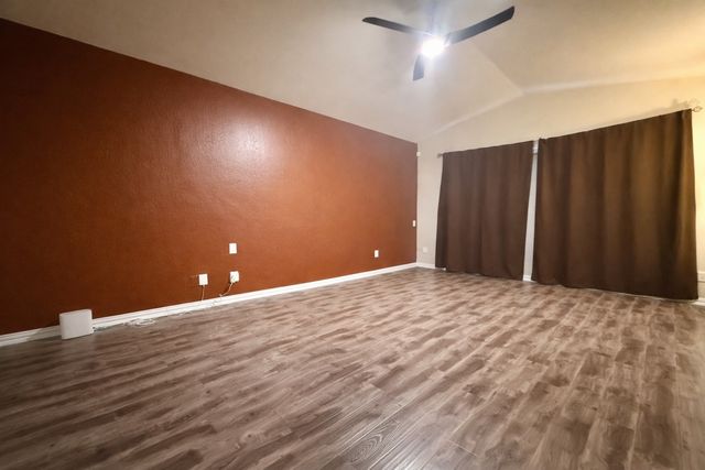 8719 Gladwood Lane, Dallas, TX 75243