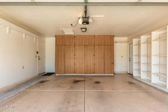 9011 S DATELAND Drive, Tempe, AZ 85284