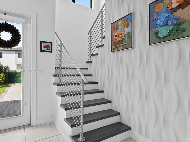 8281 NW 48th Ter, Doral, FL 33166