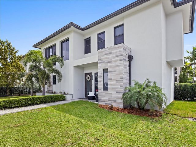 8281 NW 48th Ter, Doral, FL 33166