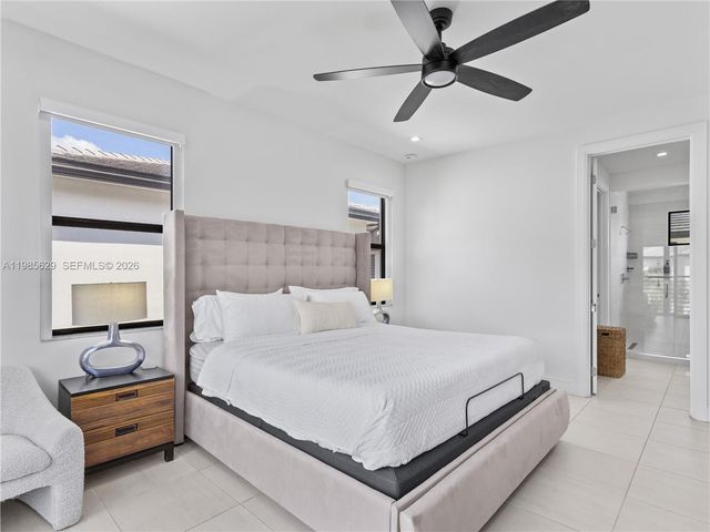 8281 NW 48th Ter, Doral, FL 33166