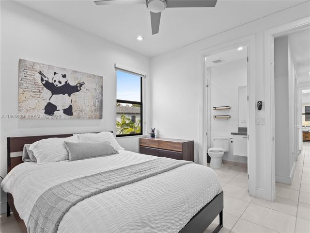 8281 NW 48th Ter, Doral, FL 33166