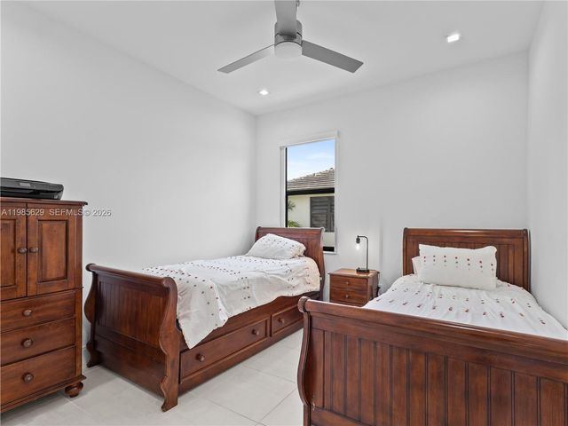 8281 NW 48th Ter, Doral, FL 33166