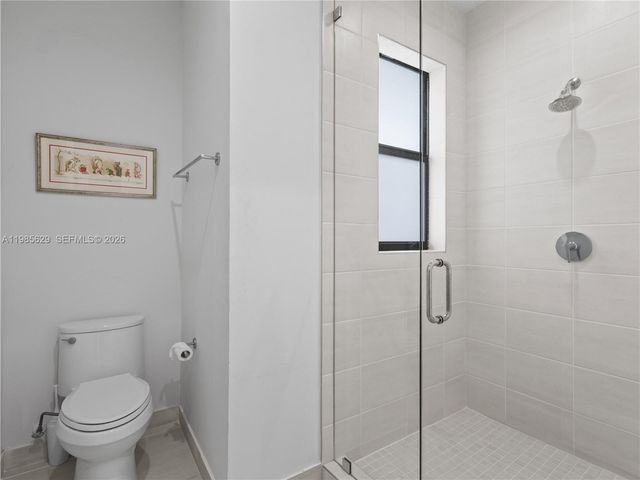 8281 NW 48th Ter, Doral, FL 33166