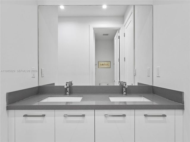 8281 NW 48th Ter, Doral, FL 33166