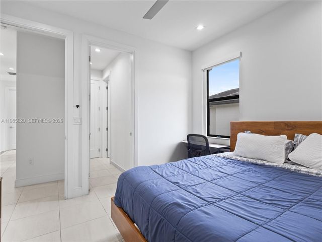 8281 NW 48th Ter, Doral, FL 33166