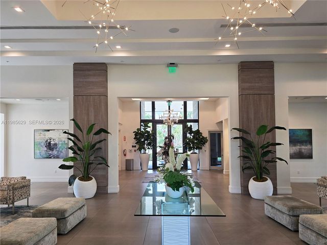 8281 NW 48th Ter, Doral, FL 33166