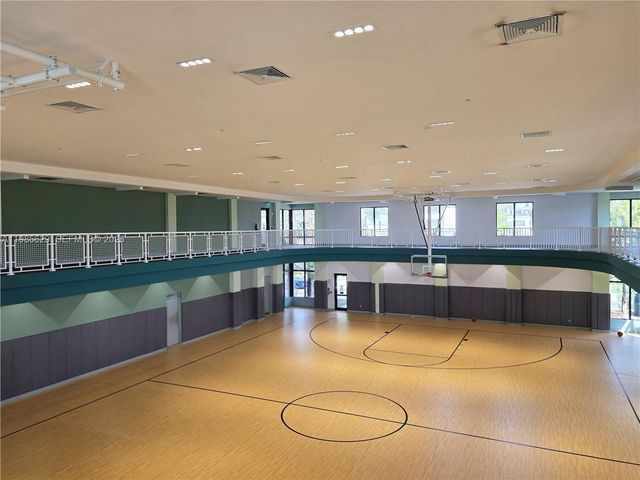 8281 NW 48th Ter, Doral, FL 33166