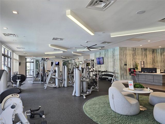 8281 NW 48th Ter, Doral, FL 33166