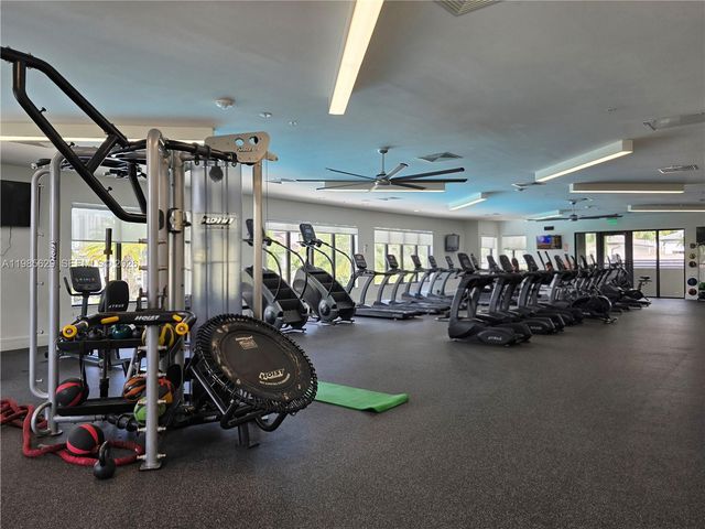 8281 NW 48th Ter, Doral, FL 33166