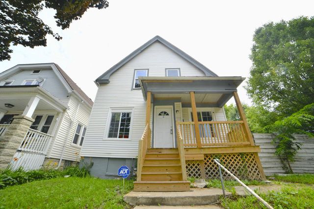 2444 N 29th STREET, Milwaukee, WI 53210