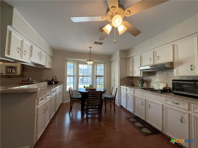 141 Seascape Drive, Port Lavaca, TX 77979