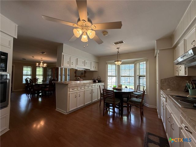 141 Seascape Drive, Port Lavaca, TX 77979