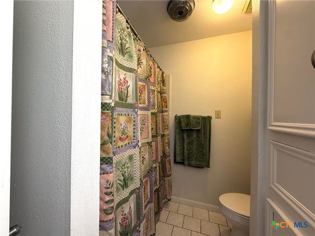 141 Seascape Drive, Port Lavaca, TX 77979