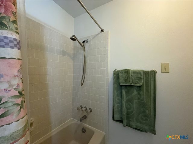 141 Seascape Drive, Port Lavaca, TX 77979