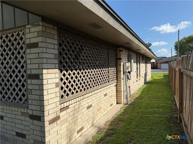 141 Seascape Drive, Port Lavaca, TX 77979