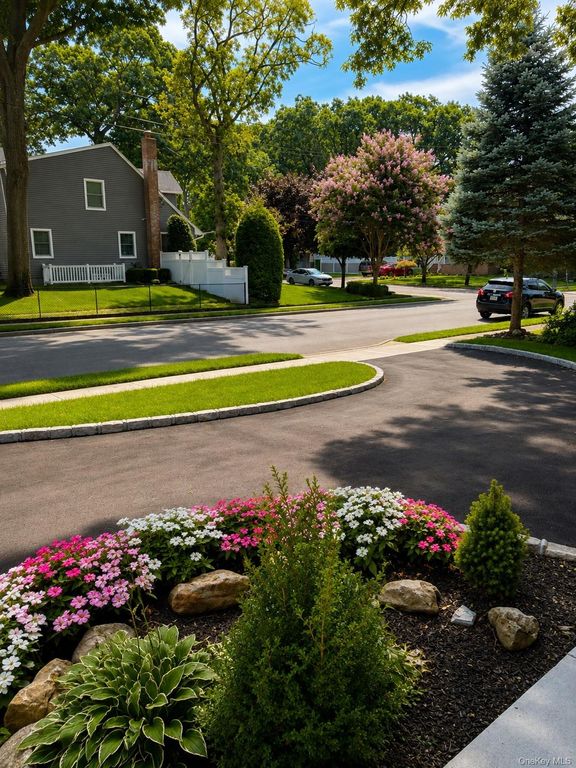 378 Lakeshore Boulevard, Massapequa Park, NY 11762 — photo 5