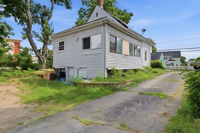 21 Lyman, Brockton, MA 02302