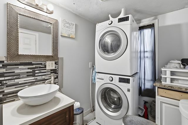 21 Lyman, Brockton, MA 02302