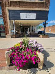 123 E Bremer Avenue, Waverly, IA 50677