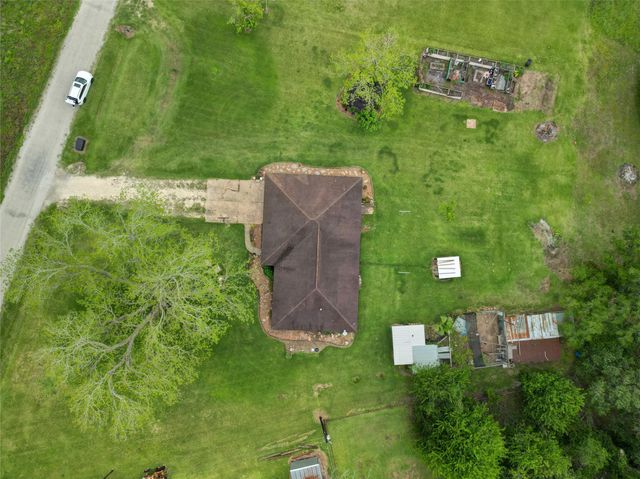 112 County Road 152, Bay City, TX 77414