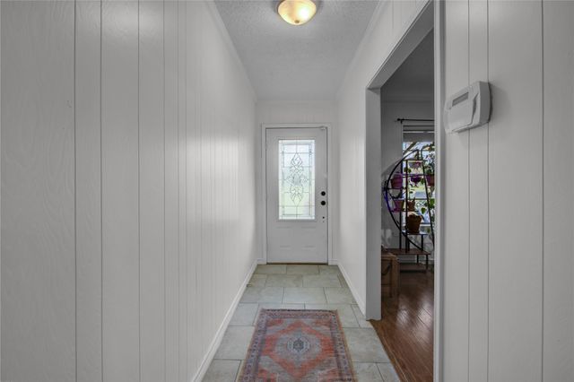 112 County Road 152, Bay City, TX 77414