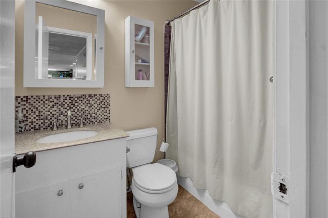 112 County Road 152, Bay City, TX 77414